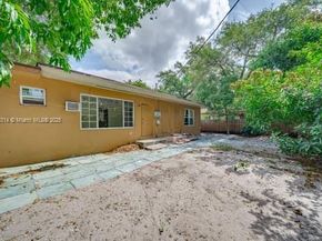 1350 NE 149th St, Miami FL 33161