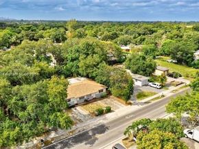 1350 NE 149th St, Miami FL 33161