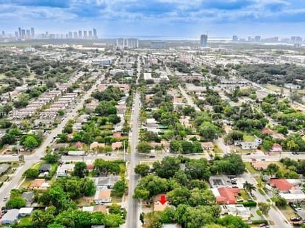 1350 NE 149th St, Miami FL 33161