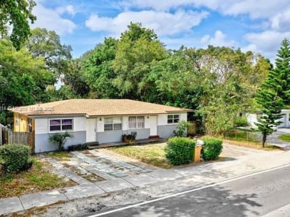 1350 NE 149th St, Miami FL 33161