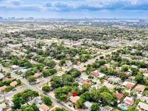 1350 NE 149th St, Miami FL 33161