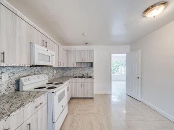 1350 NE 149th St, Miami FL 33161