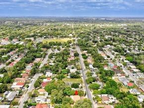 1350 NE 149th St, Miami FL 33161