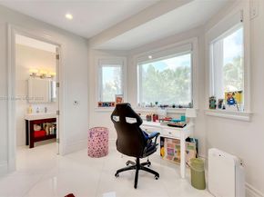 7400 SW 72nd Ct, Miami FL 33143