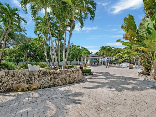 7400 SW 72nd Ct, Miami FL 33143