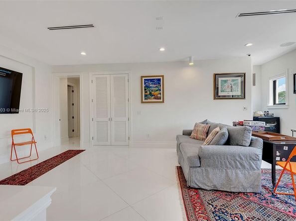 7400 SW 72nd Ct, Miami FL 33143