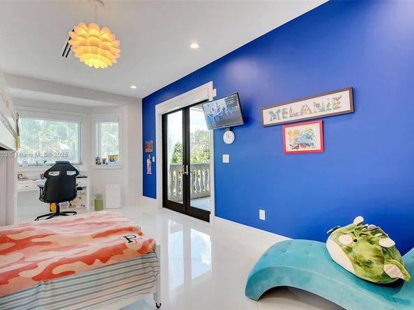 7400 SW 72nd Ct, Miami FL 33143