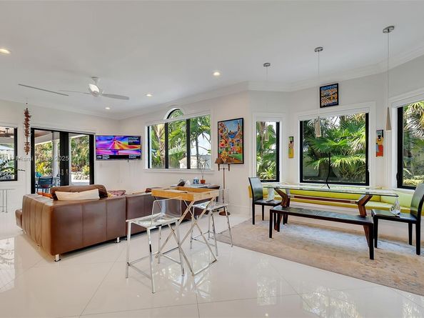 7400 SW 72nd Ct, Miami FL 33143