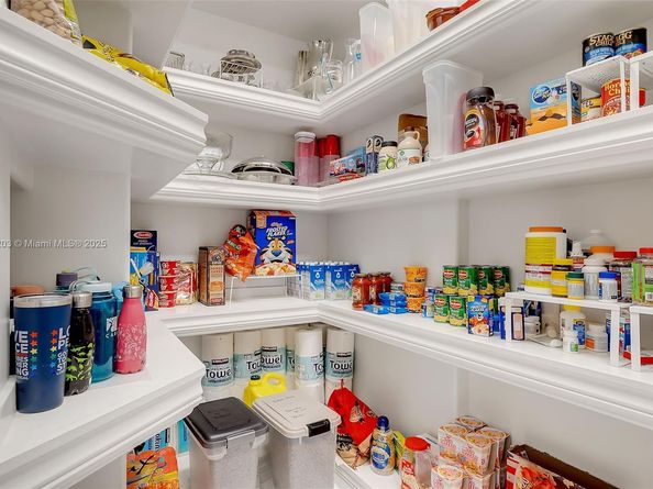 7400 SW 72nd Ct, Miami FL 33143