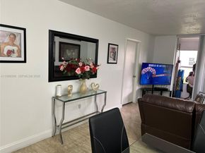 8021 N Sunrise Lakes Dr 101, Sunrise FL 33322
