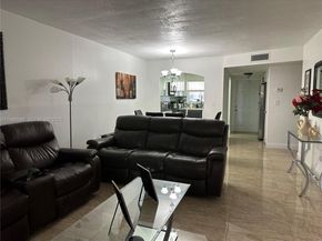 8021 N Sunrise Lakes Dr 101, Sunrise FL 33322