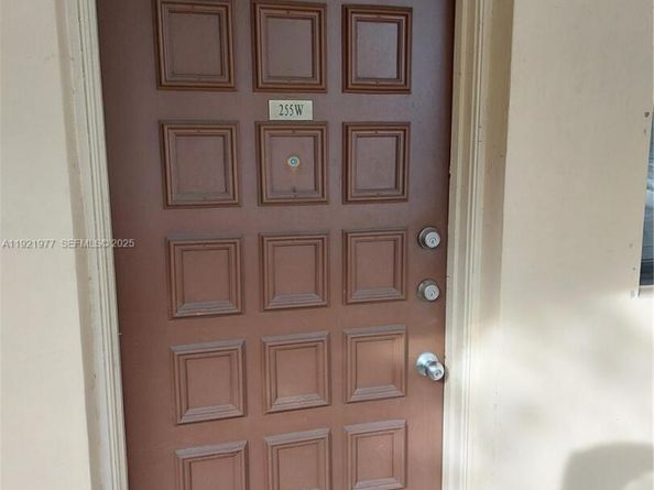 8415 SW 107th Ave 255W, Miami FL 33173