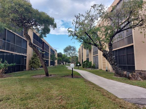 8415 SW 107th Ave 255W, Miami FL 33173