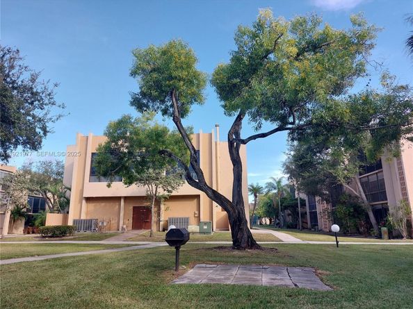 8415 SW 107th Ave 255W, Miami FL 33173