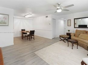 580 Egret Dr 124, Hallandale Beach FL 33009