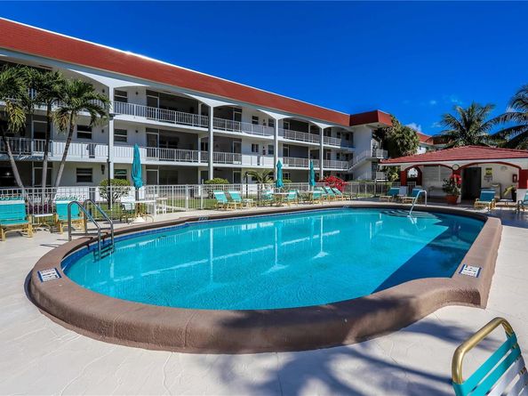 580 Egret Dr 124, Hallandale Beach FL 33009