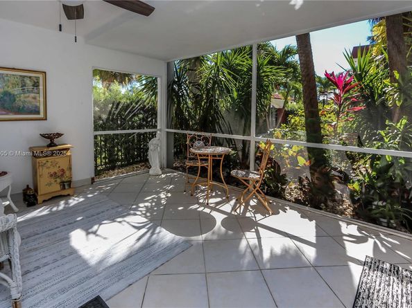 580 Egret Dr 124, Hallandale Beach FL 33009