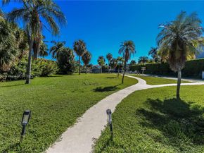 580 Egret Dr 124, Hallandale Beach FL 33009