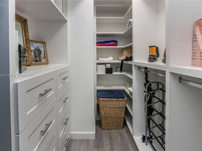 580 Egret Dr 124, Hallandale Beach FL 33009