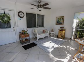 580 Egret Dr 124, Hallandale Beach FL 33009