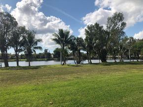 6713 SW 112th Ct, Miami FL 33173
