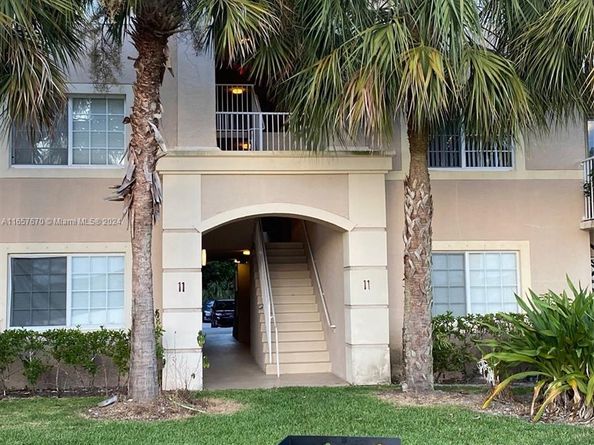 5011 Wiles Rd 207, Coconut Creek FL 33073