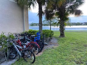 5011 Wiles Rd 207, Coconut Creek FL 33073