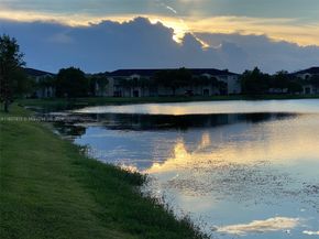 5011 Wiles Rd 207, Coconut Creek FL 33073