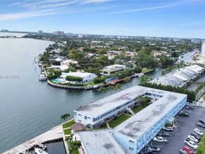 2700 NE 135th St 12, North Miami FL 33181