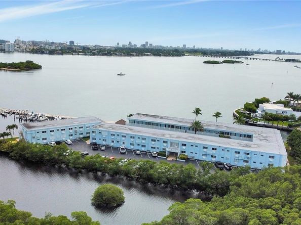 2700 NE 135th St 12, North Miami FL 33181