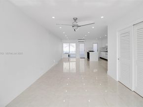 2700 NE 135th St 12, North Miami FL 33181