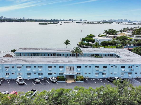 2700 NE 135th St 12, North Miami FL 33181