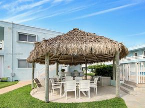 2700 NE 135th St 12, North Miami FL 33181