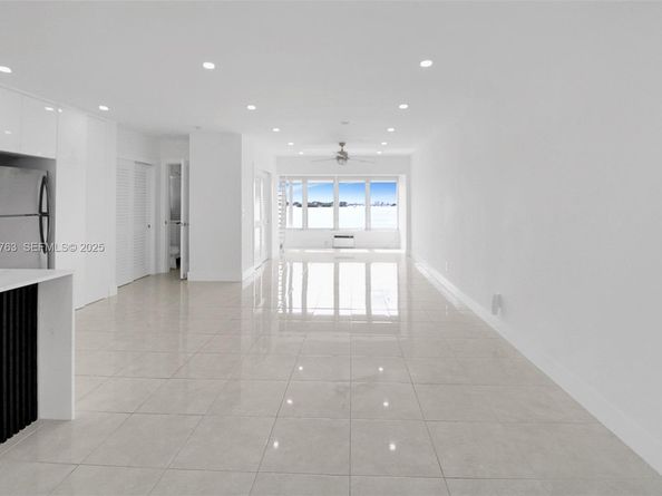 2700 NE 135th St 12, North Miami FL 33181