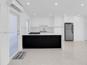 2700 NE 135th St 12, North Miami FL 33181