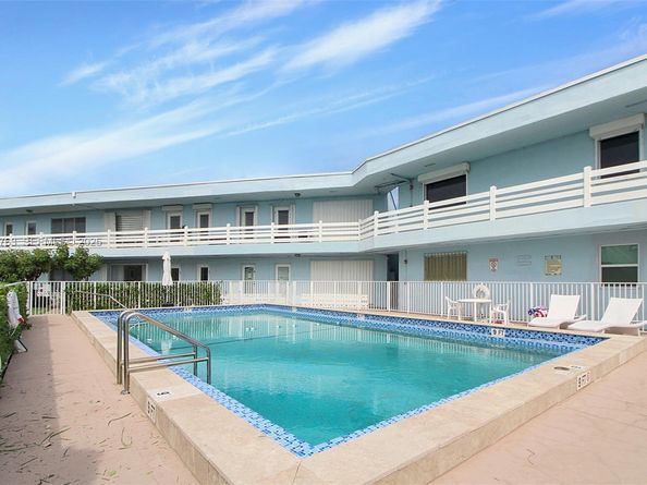 2700 NE 135th St 12, North Miami FL 33181