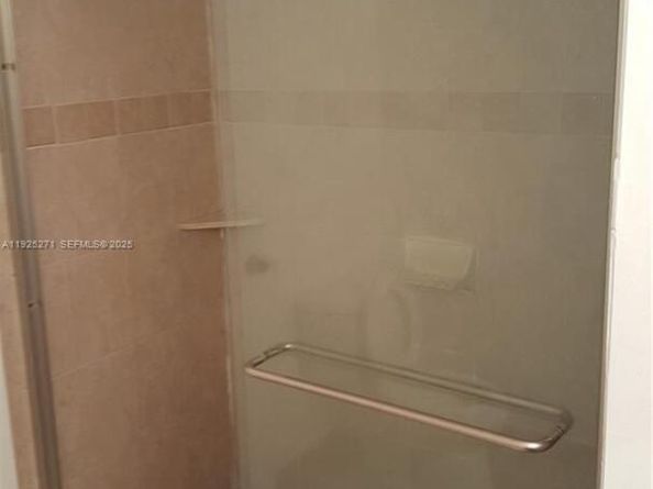 4668 NW 97th Ct 100, Doral FL 33178