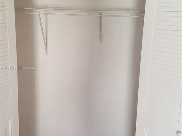 4668 NW 97th Ct 100, Doral FL 33178