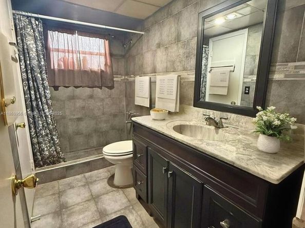 5011 W Oakland Park Blvd 207, Lauderdale Lakes FL 33313