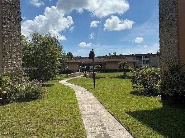5011 W Oakland Park Blvd 207, Lauderdale Lakes FL 33313