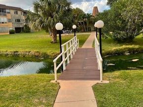 5011 W Oakland Park Blvd 207, Lauderdale Lakes FL 33313