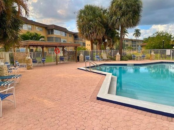 5011 W Oakland Park Blvd 207, Lauderdale Lakes FL 33313