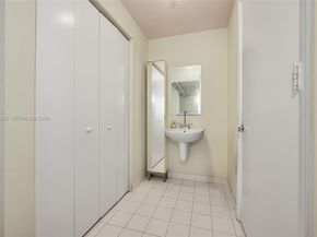 690 SW 1st Ct 1504, Miami FL 33130