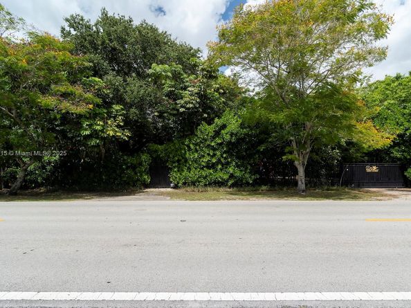 14000 N Miami Ave, Miami FL 33168