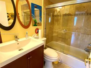 2990 NE 16th Ave 204, Oakland Park FL 33334
