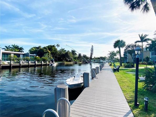 2990 NE 16th Ave 204, Oakland Park FL 33334