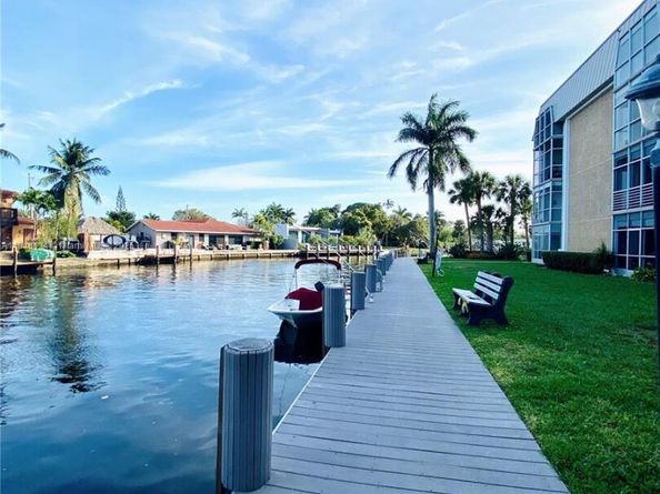 2990 NE 16th Ave 204, Oakland Park FL 33334