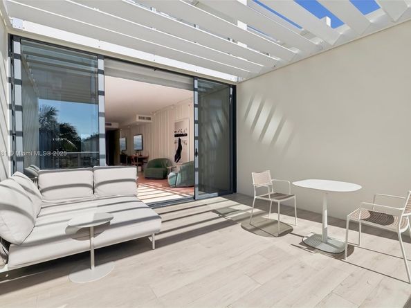 2201 Collins Ave 336, Miami Beach FL 33139