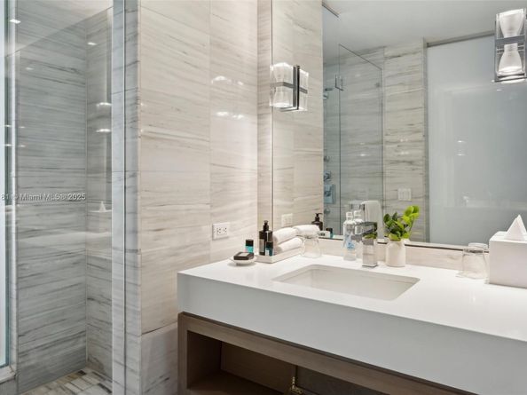 2201 Collins Ave 336, Miami Beach FL 33139