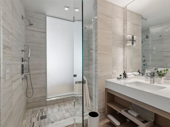 2201 Collins Ave 336, Miami Beach FL 33139